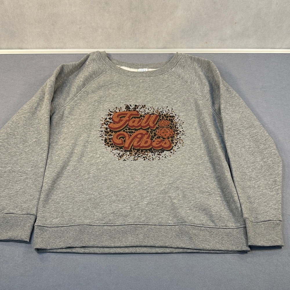 Time and Tru Gray Sweatshirt w/custom print “Fall Vibes” design Size Large